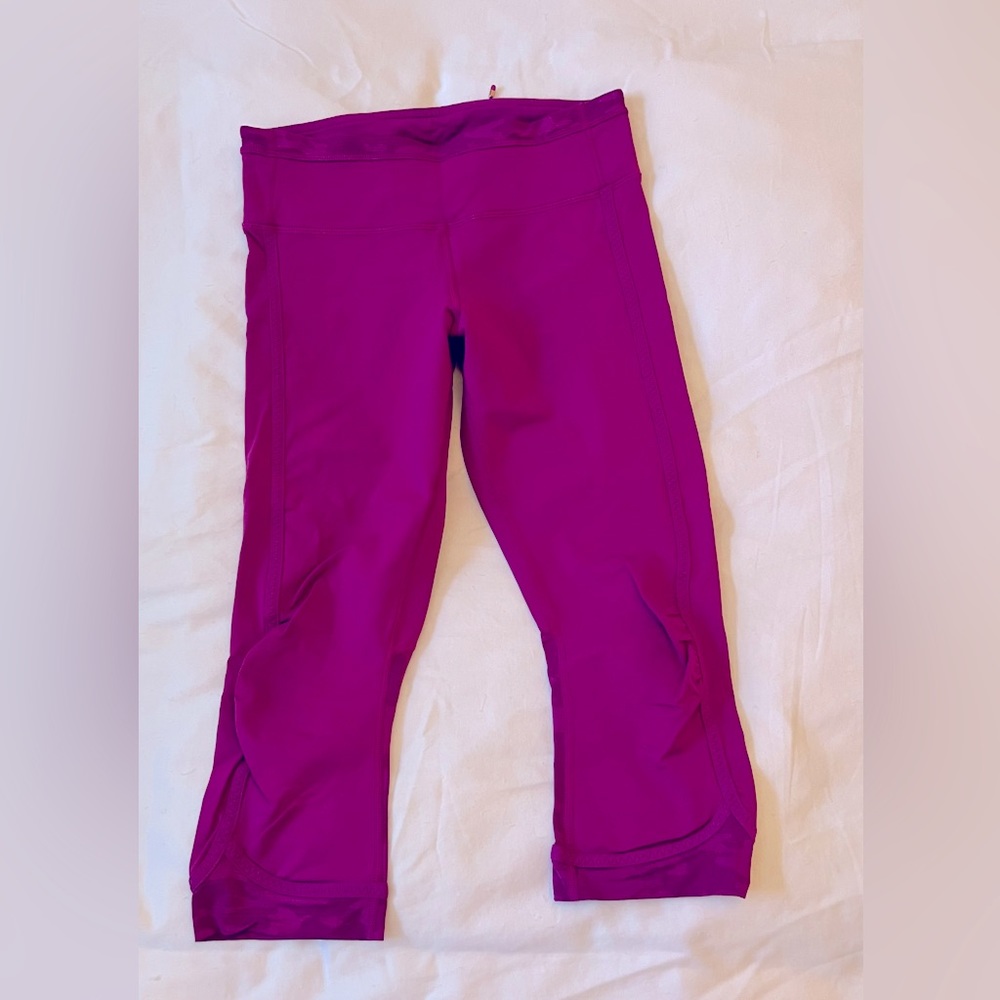 Lululemon pink crop leggings